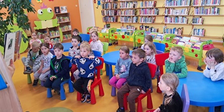 Powiększ grafikę: dzien-bibliotekarza-634001.jpg