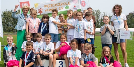Powiększ grafikę: dzien-bibliotekarza-634094.jpg
